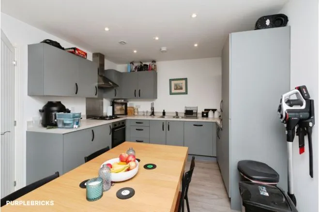 Moorfield Place, Farnborough, GU14, photo 6