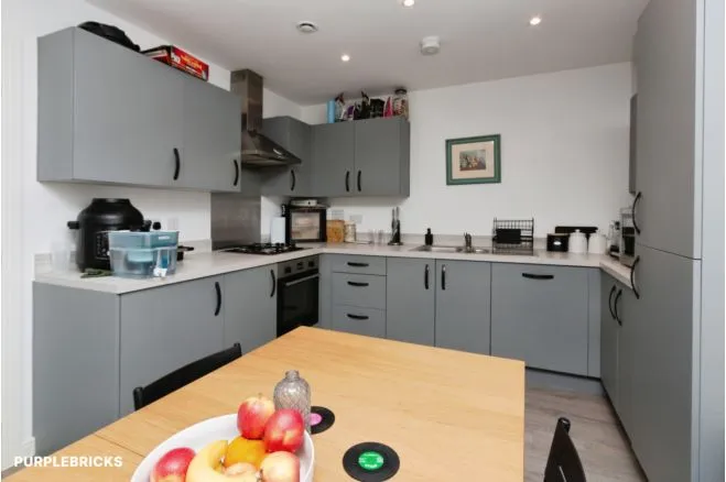 Moorfield Place, Farnborough, GU14, photo 5