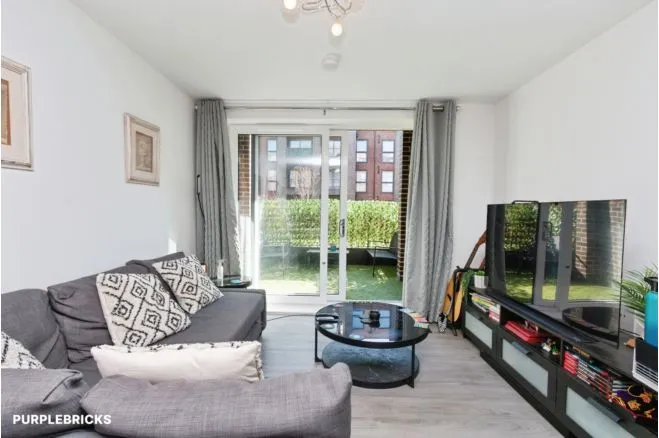 Moorfield Place, Farnborough, GU14, photo 23