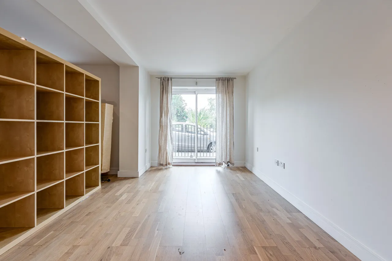 Flat 1, 19 Highfield Close, London, photo 9