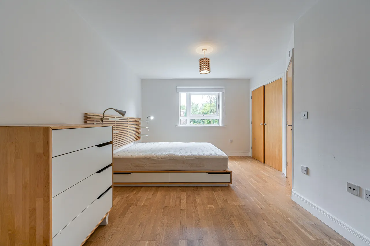 Flat 1, 19 Highfield Close, London, photo 4