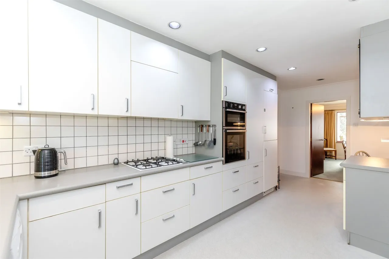 Wheatlands Road East, Harrogate, North Yorkshire, HG2 8PX, photo 3