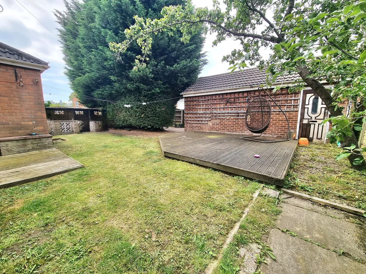 Croxton Close, Sale, photo 2
