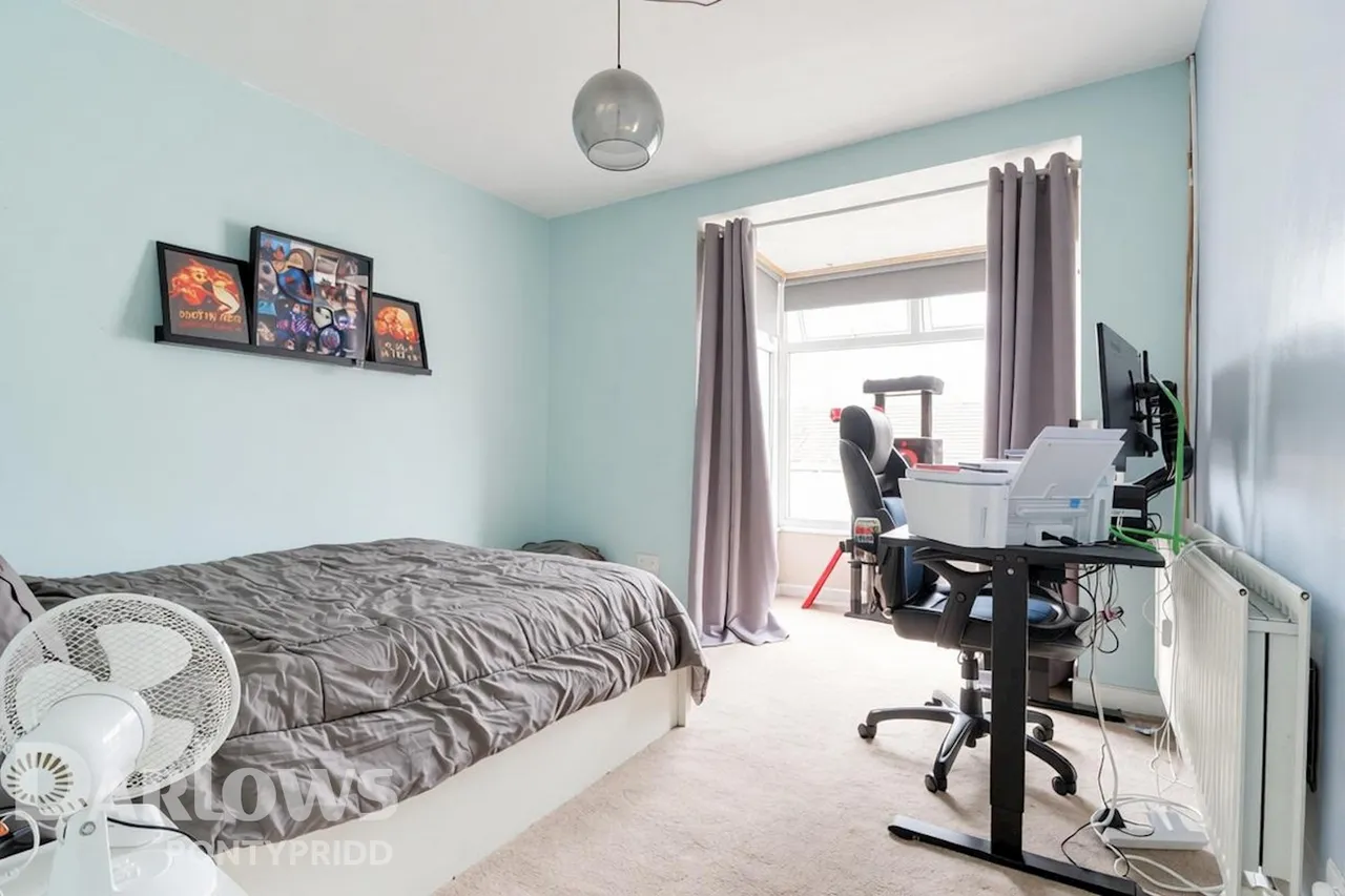 Merthyr Road, Pontypridd, photo 11