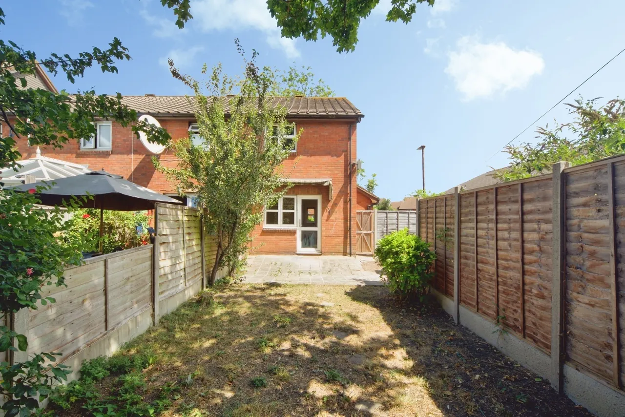Canterbury Close, Beckton, London, E6, photo 17