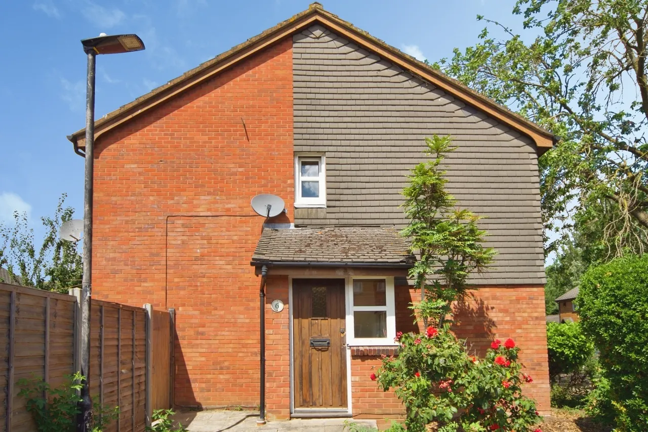Canterbury Close, Beckton, London, E6, photo 19