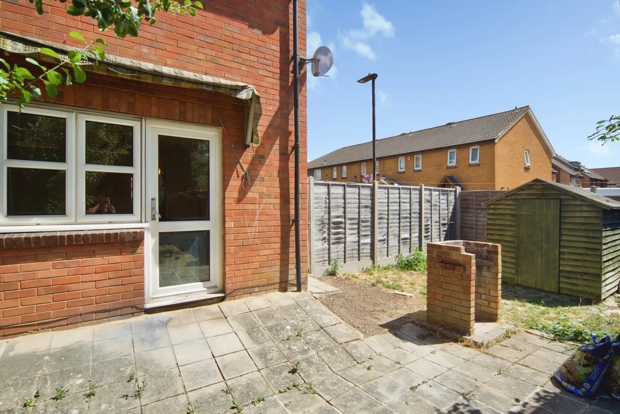 Canterbury Close, Beckton, London, E6, photo 18