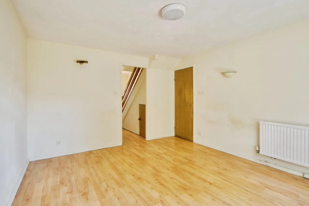 Canterbury Close, Beckton, London, E6, photo 4