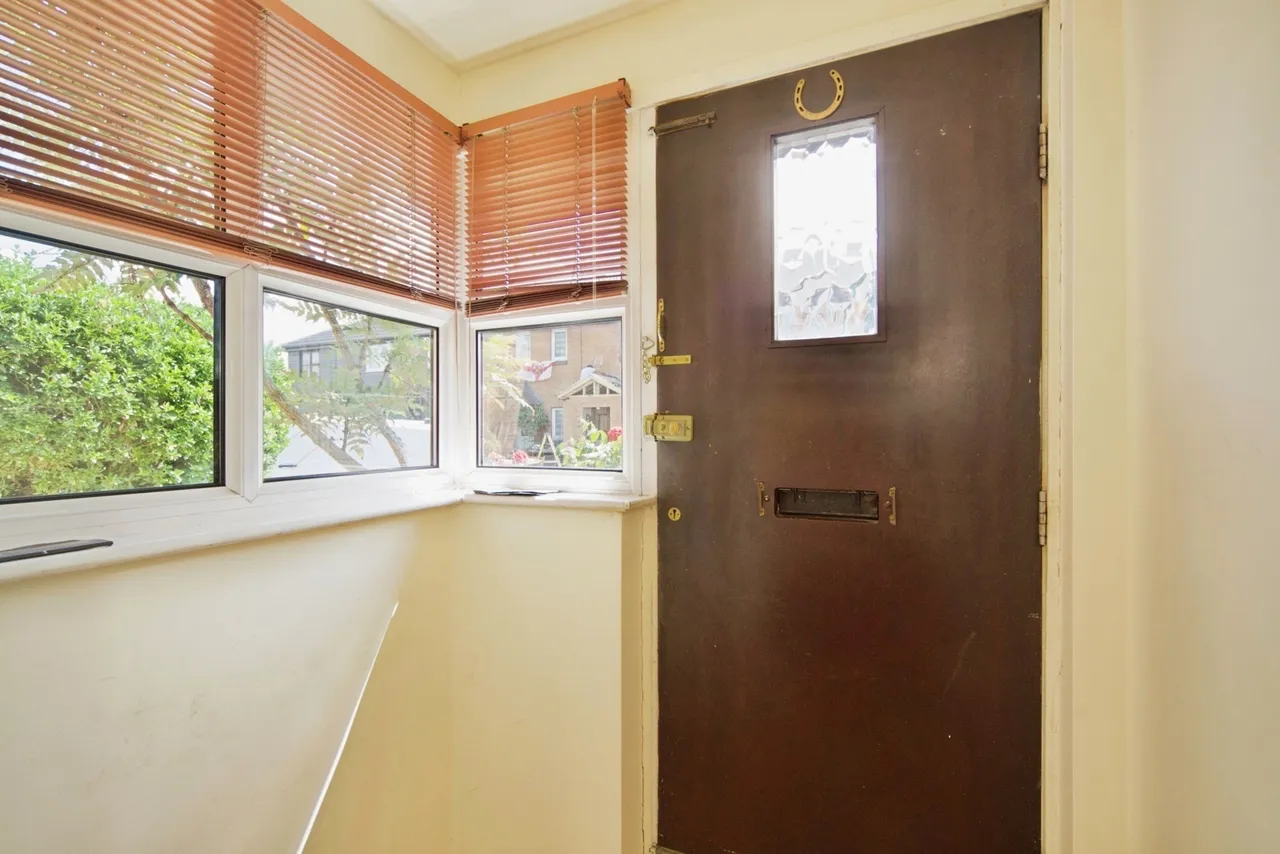 Canterbury Close, Beckton, London, E6, photo 14