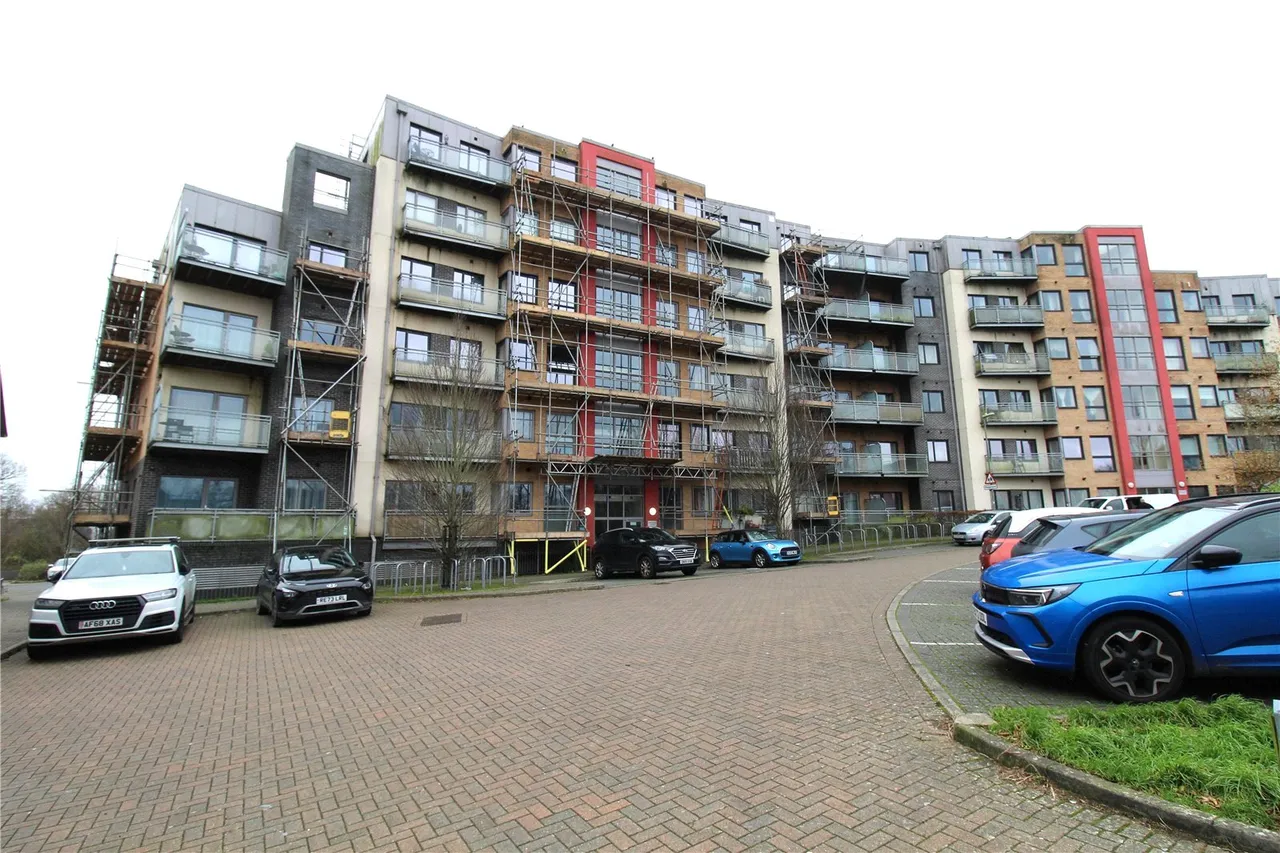 2 bed flat for sale — Shetland Road, Basingstoke, Hampshire, RG24 9WH