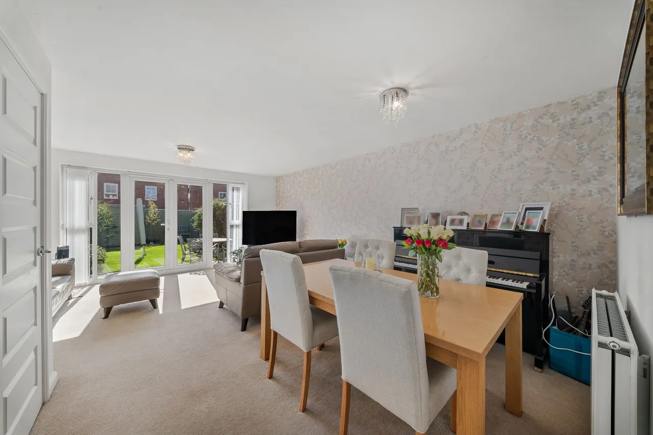 Liverpool Road, Widnes, Widnes, WA8 7AN, photo 9