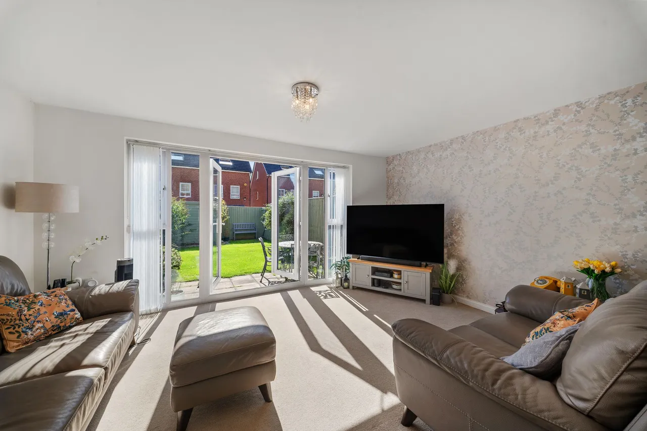 Liverpool Road, Widnes, Widnes, WA8 7AN, photo 3