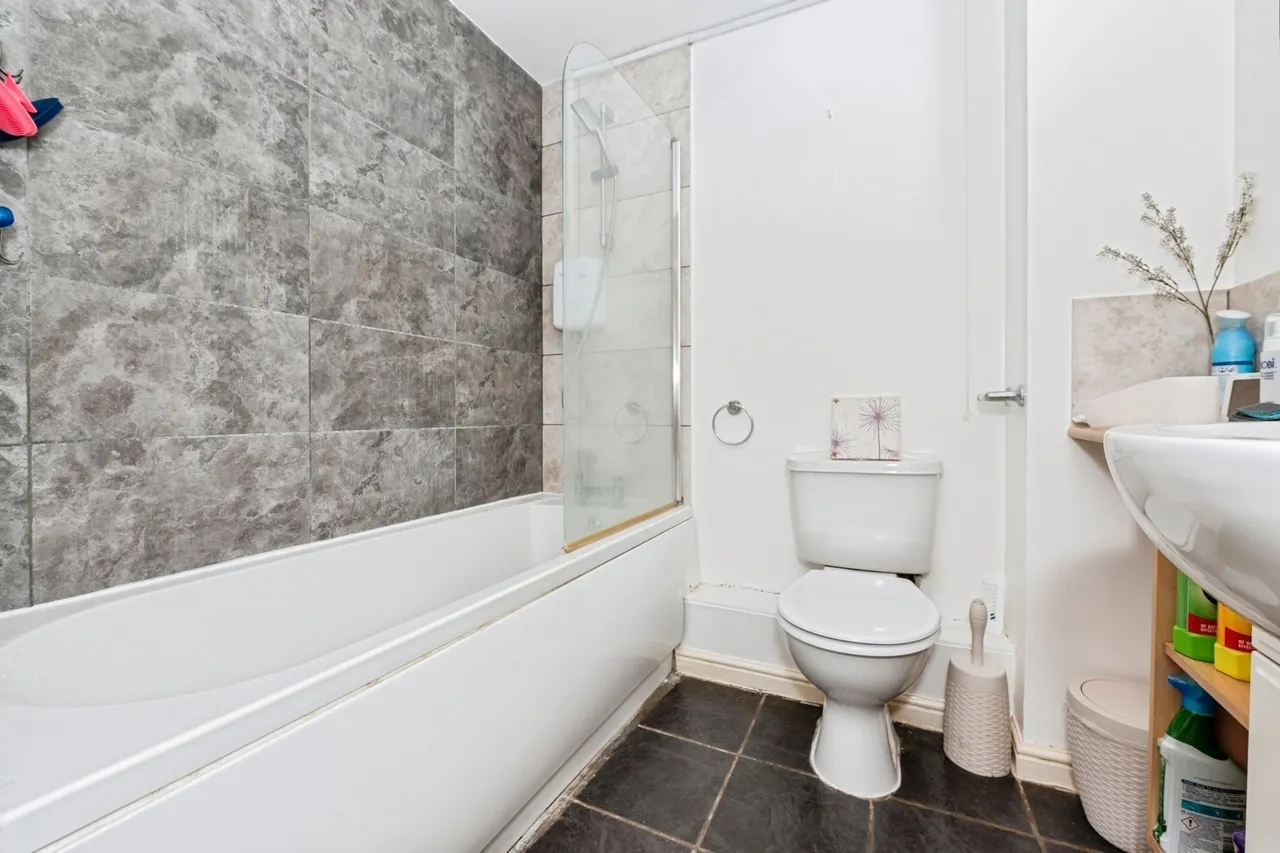 Ambleside, Purfleet-on-Thames, Essex, RM19, photo 7