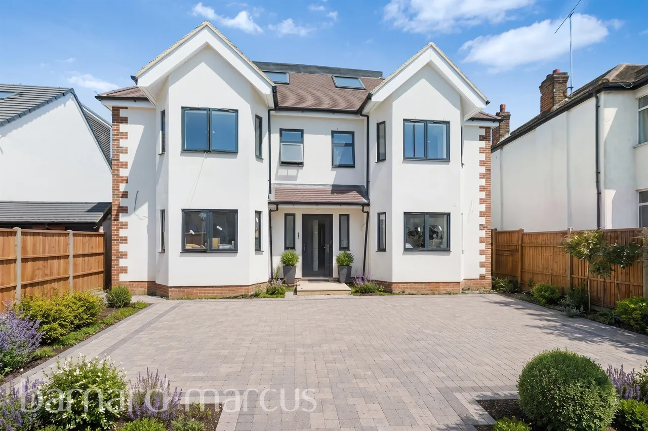 Kingston Road, Epsom, photo 2
