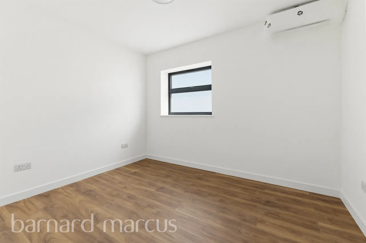 Kingston Road, Epsom, photo 6