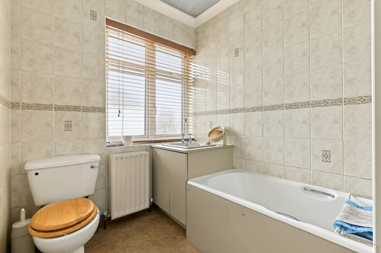 Carterhatch Road, Enfield, EN3, photo 11