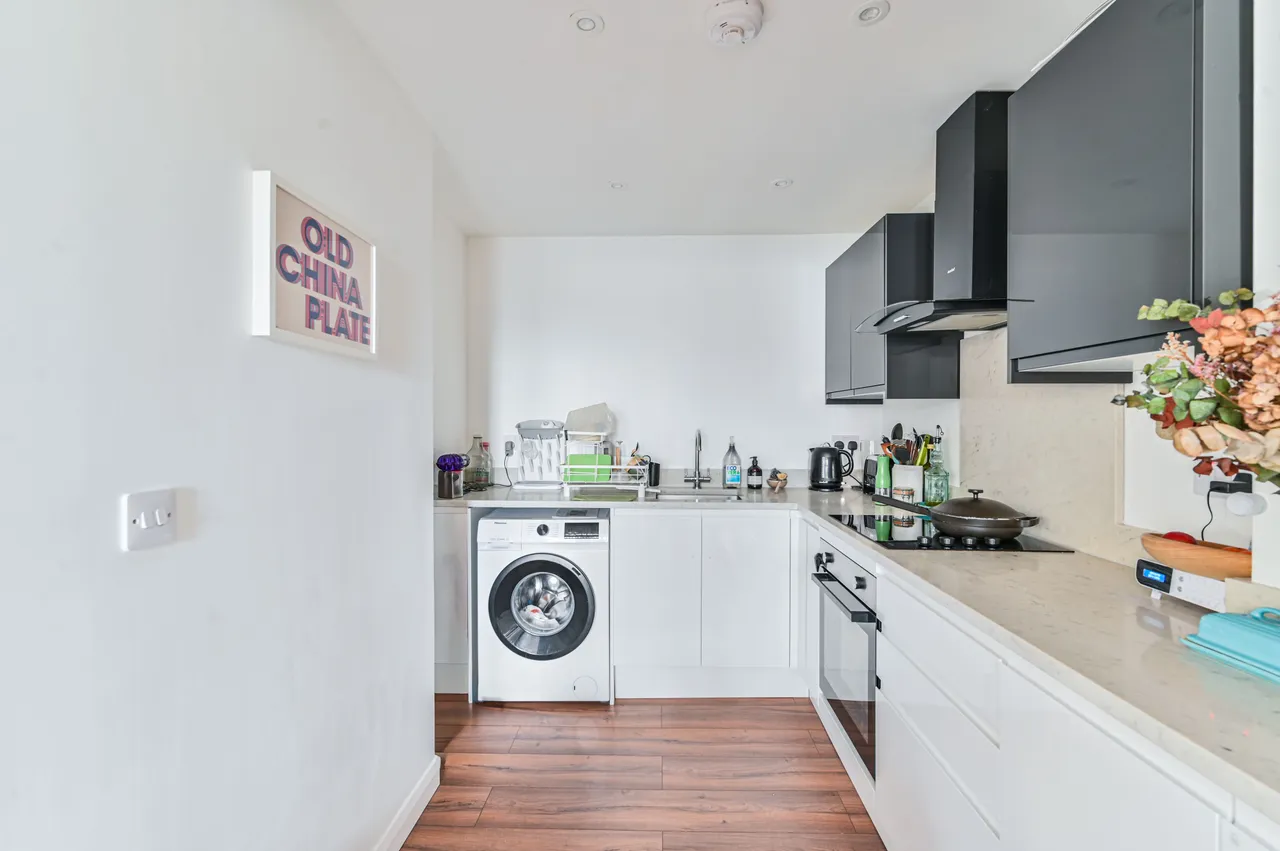 Flat 3 Priory House, 19-21 Brownhill Road, London, photo 7