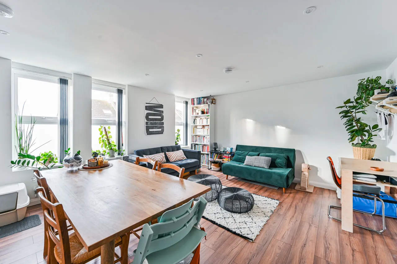 Flat 3 Priory House, 19-21 Brownhill Road, London, photo 2