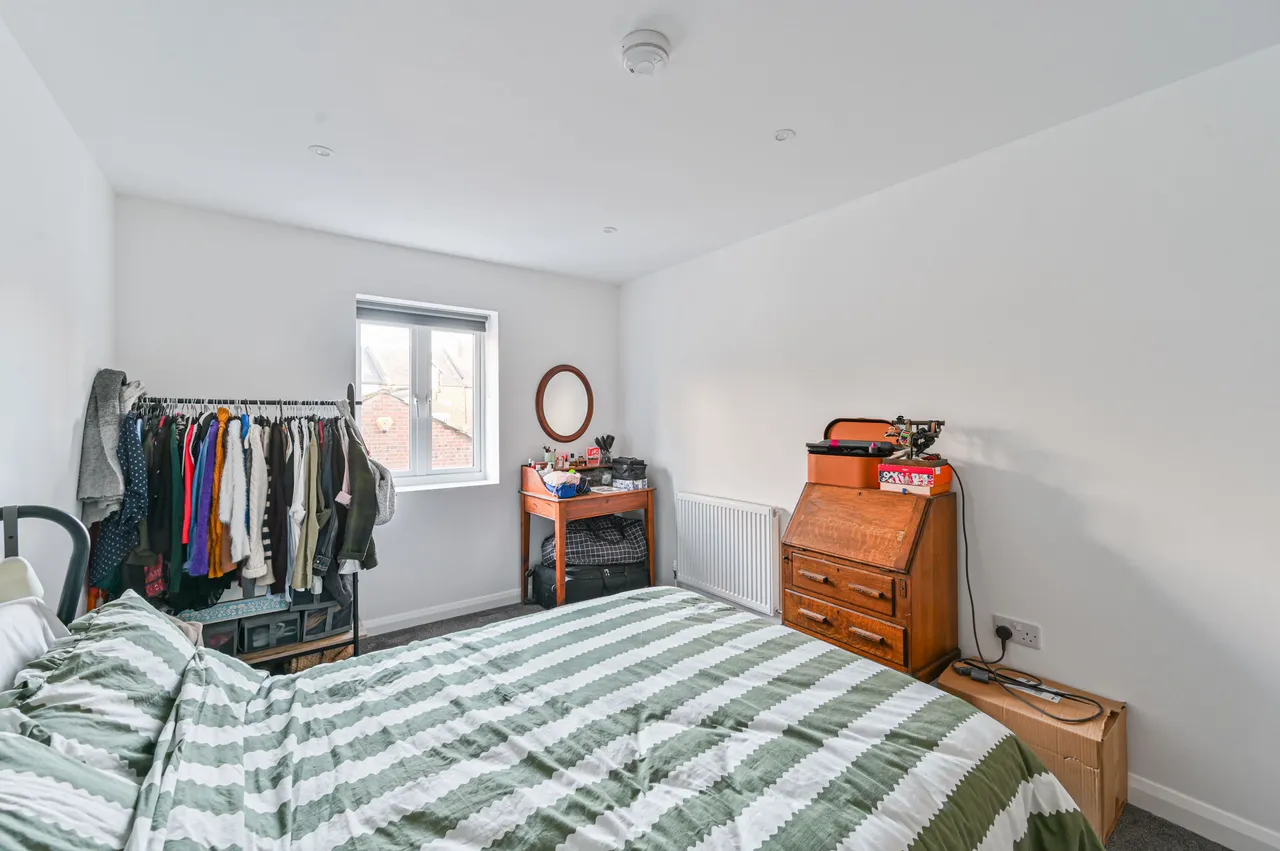 Flat 3 Priory House, 19-21 Brownhill Road, London, photo 11