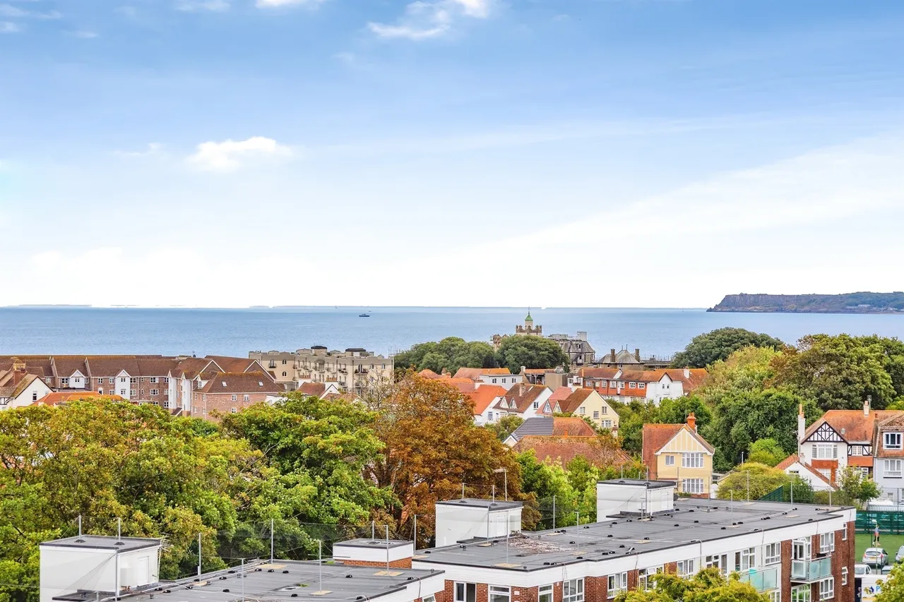 Manor Crescent, Paignton, TQ3, photo 2