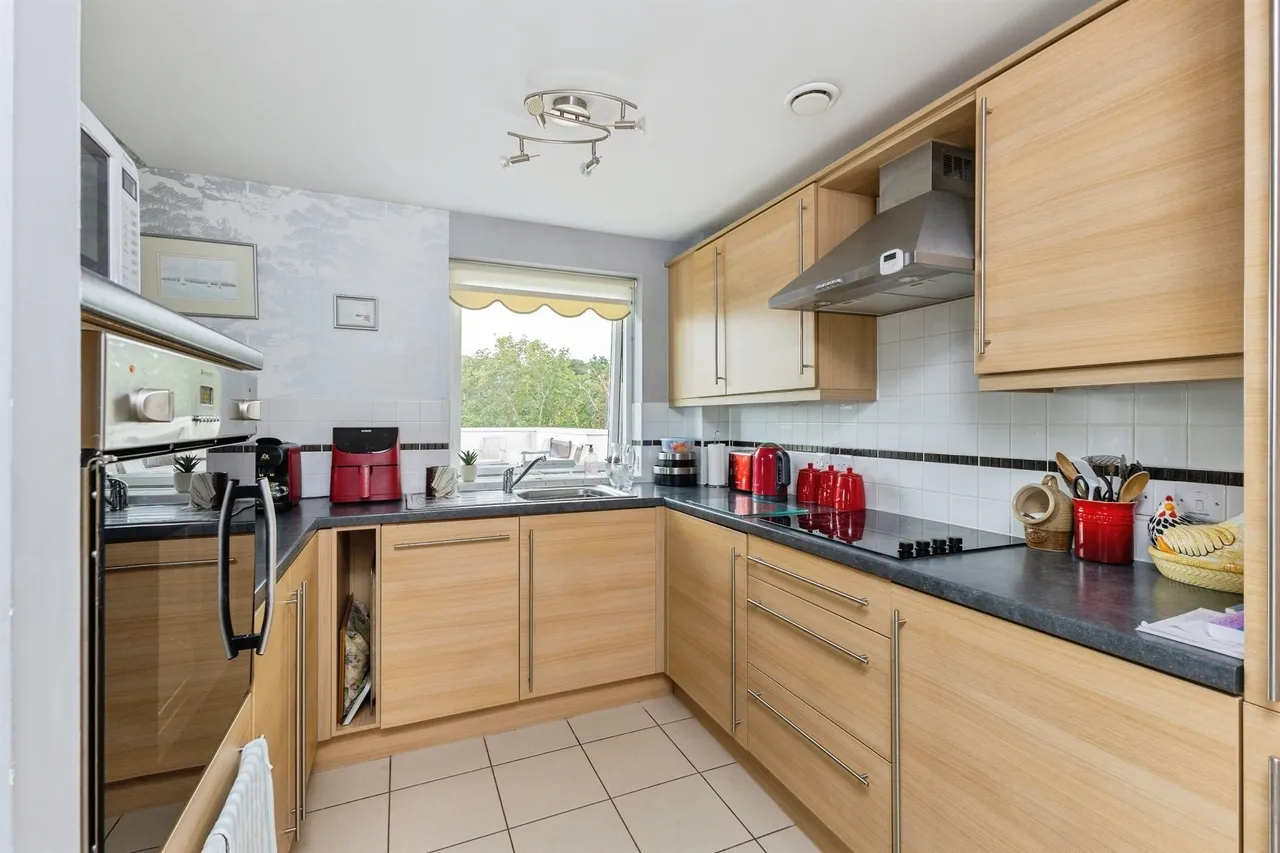 Manor Crescent, Paignton, TQ3, photo 16