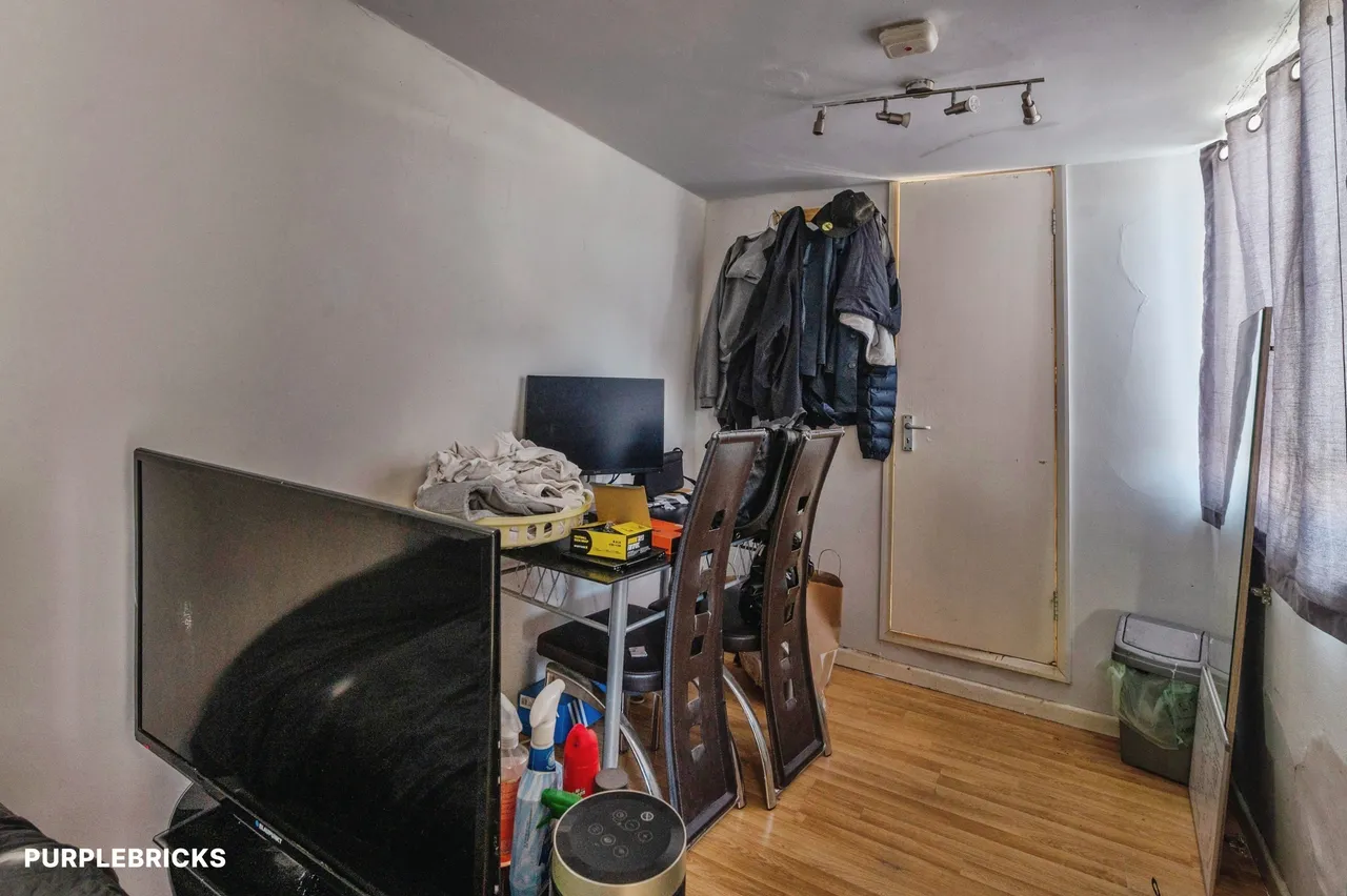 Victoria Avenue, Grays, RM16, photo 13
