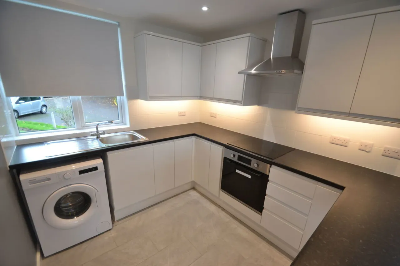 Beechcroft Manor, Weybridge, KT13 9NY, photo 3