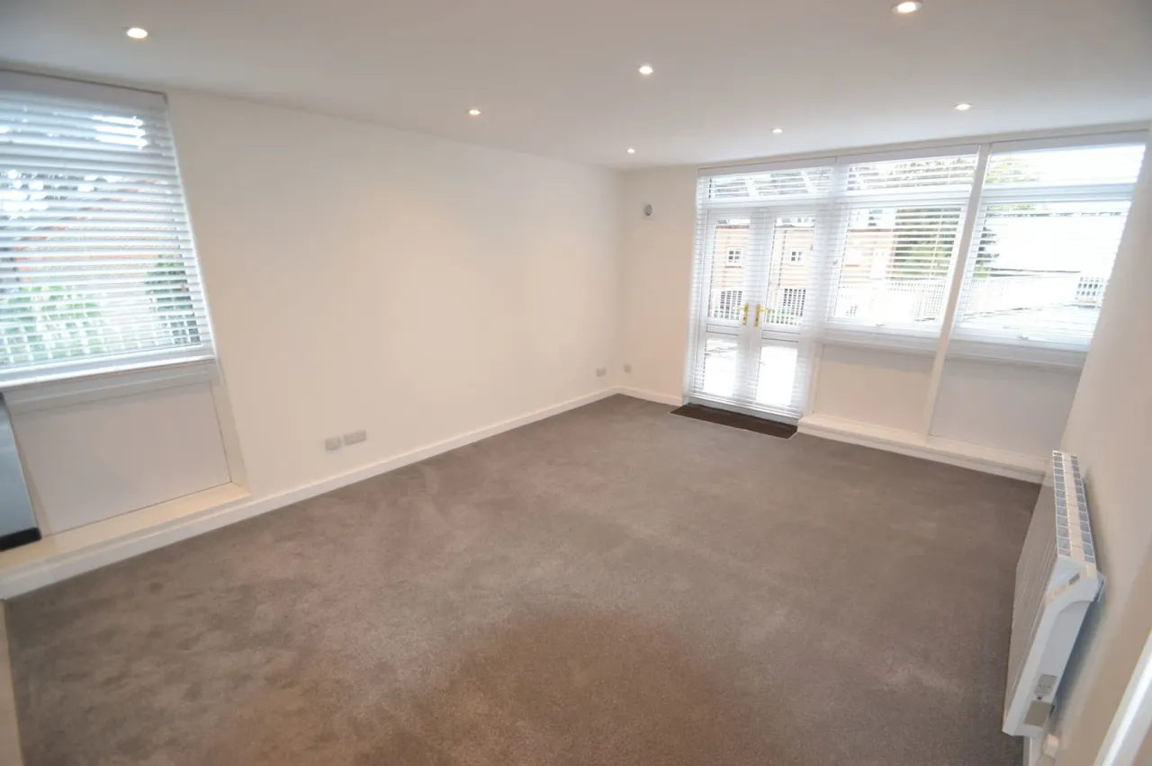 Beechcroft Manor, Weybridge, KT13 9NY, photo 6