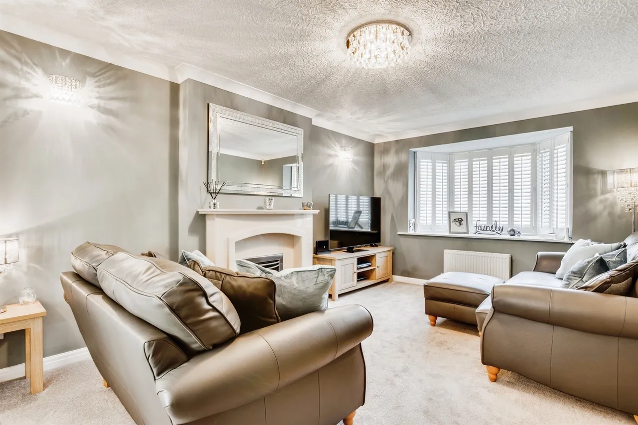 Rishworth Close, Wrenthorpe, Wakefield, photo 3