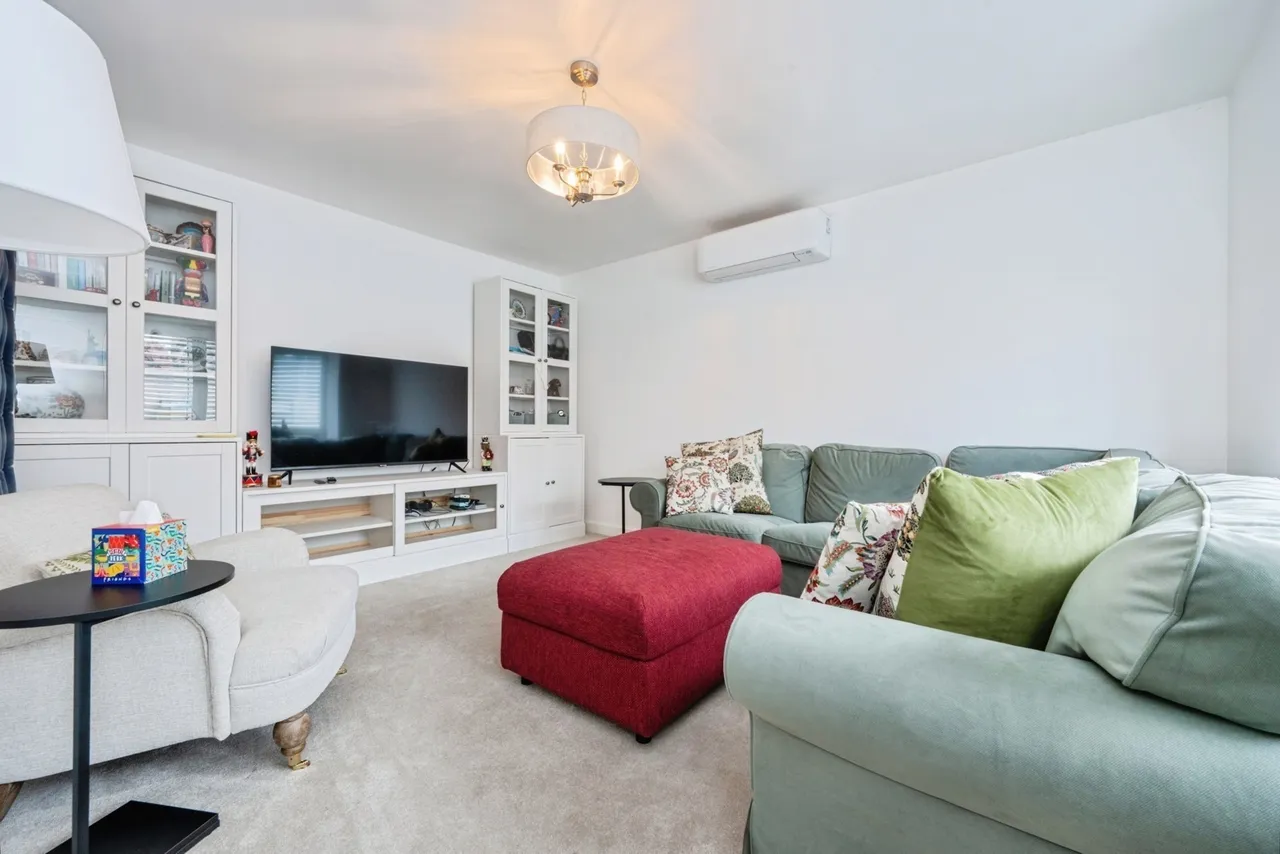 Rambouillet Drive, MILTON KEYNES, Buckinghamshire, MK8, photo 8