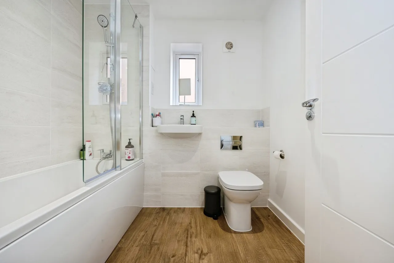 Rambouillet Drive, MILTON KEYNES, Buckinghamshire, MK8, photo 12