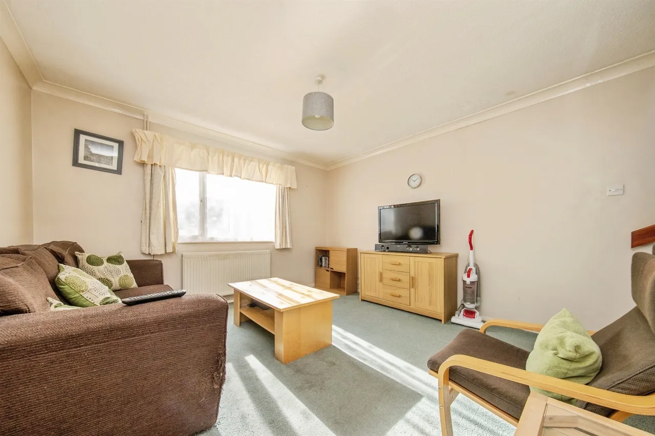 Cleveland Close, Highwoods, CO4, photo 4