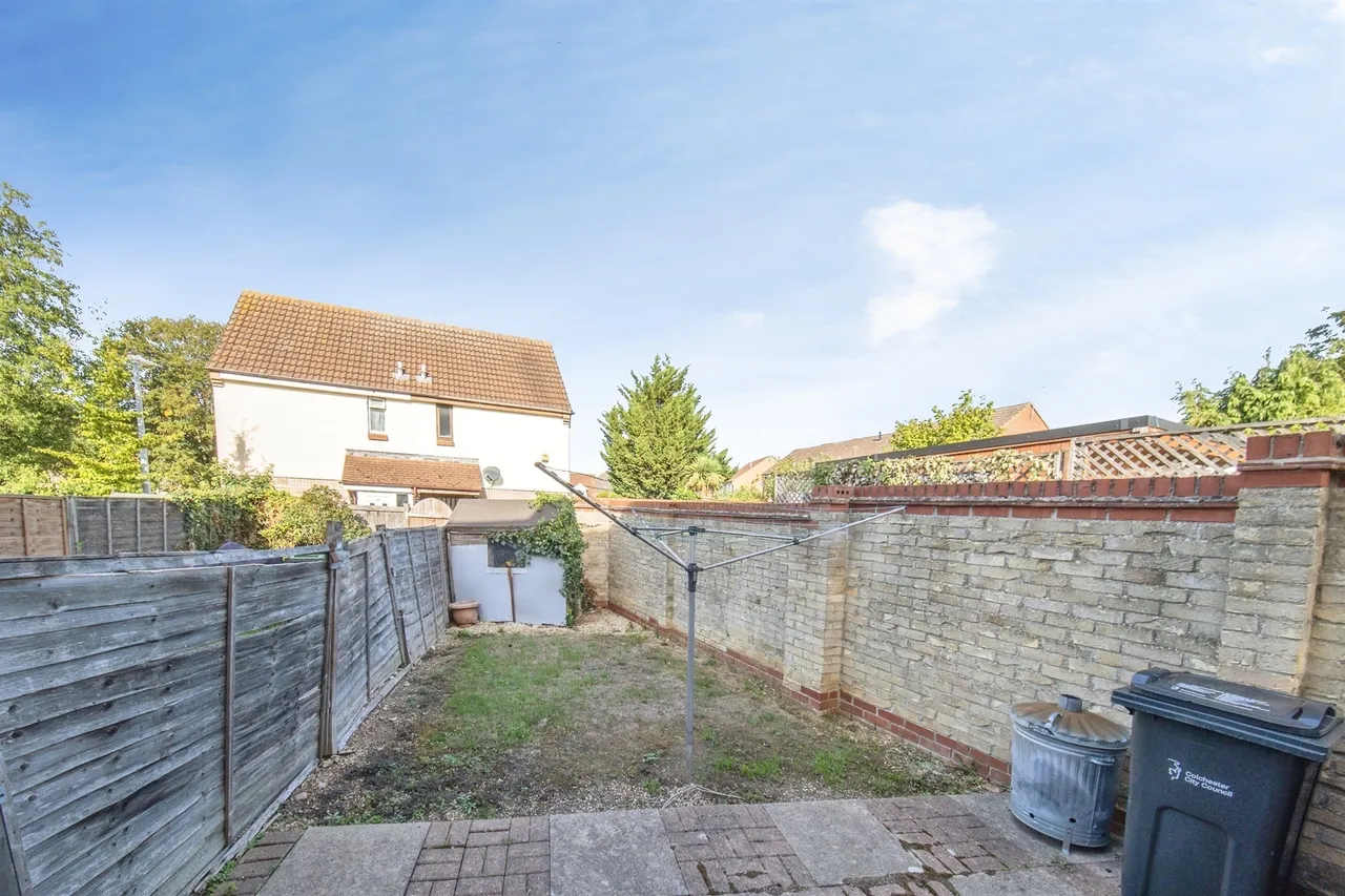 Cleveland Close, Highwoods, CO4, photo 12