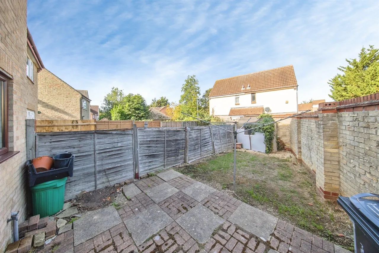 Cleveland Close, Highwoods, CO4, photo 2
