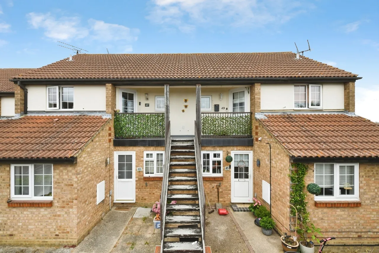 Moat Rise, RAYLEIGH, Essex, SS6, photo 11