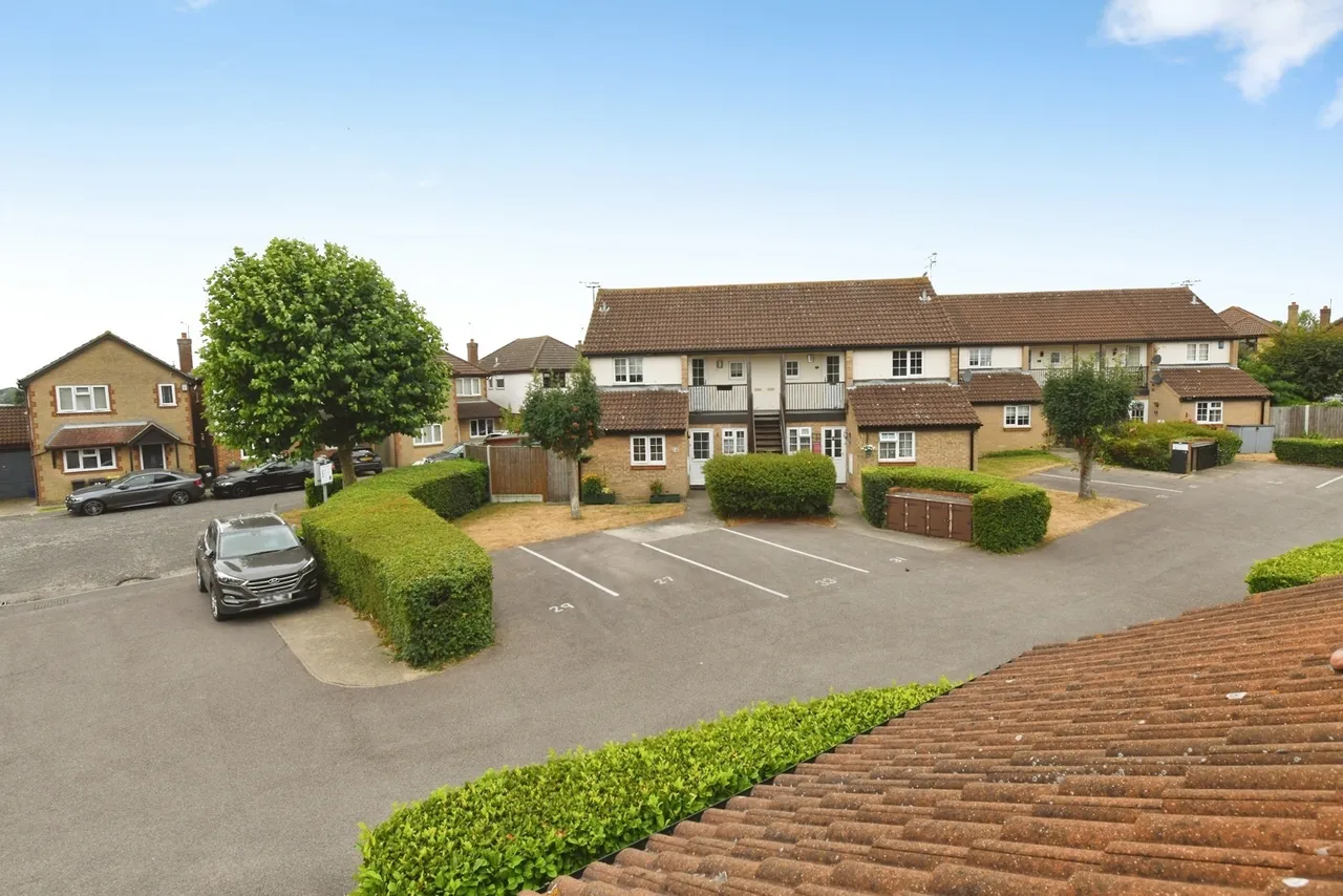Moat Rise, RAYLEIGH, Essex, SS6, photo 12