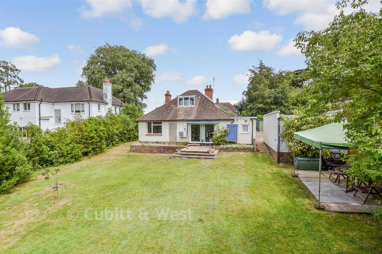Ermyn Way, Leatherhead, KT22, photo 2