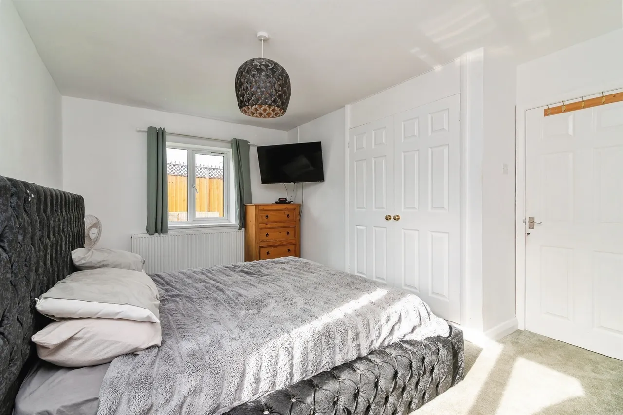 High Street, Hucknall, NG15, photo 17