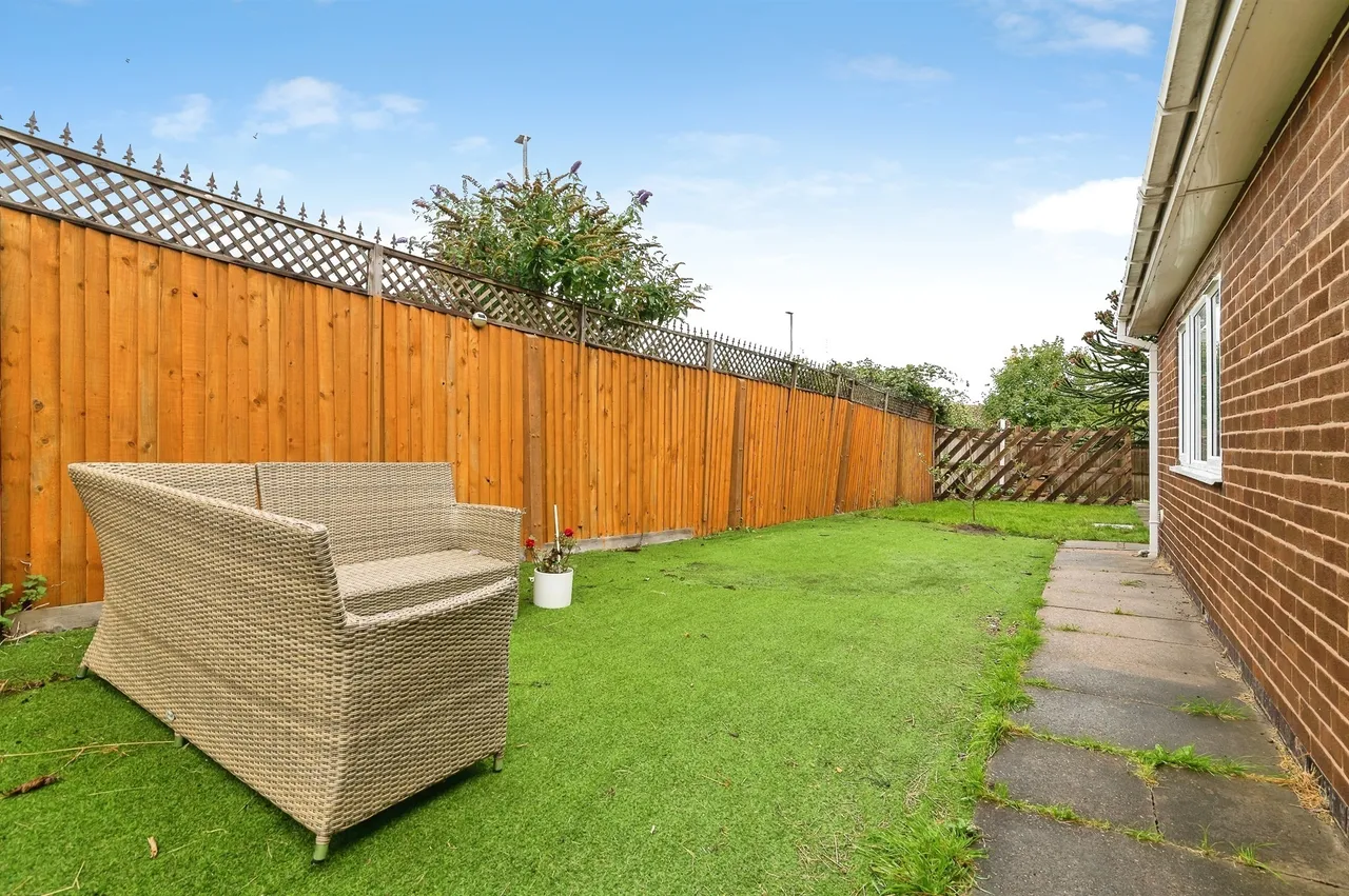 High Street, Hucknall, NG15, photo 32