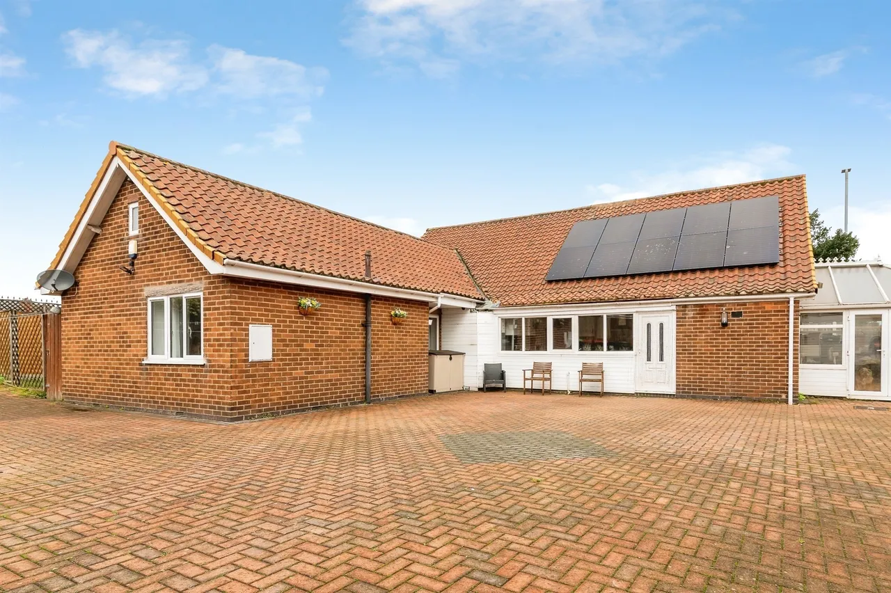 3 bed house for sale, High Street, Hucknall, NG15
