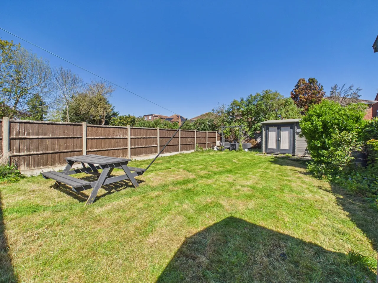 Wraysbury Road, Staines, TW18, photo 3