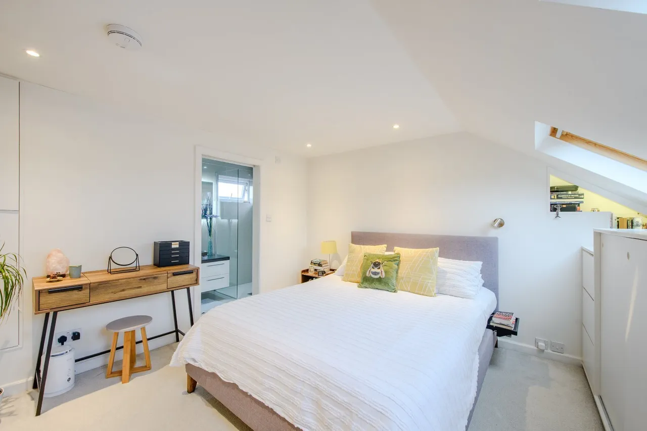 Upper Richmond Road West, East Sheen, SW14, photo 3