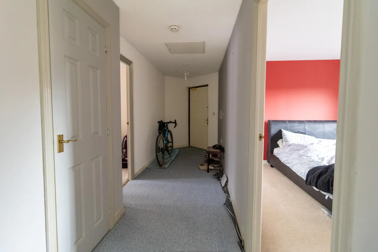 Yersin Court, Swindon, SN1, photo 4