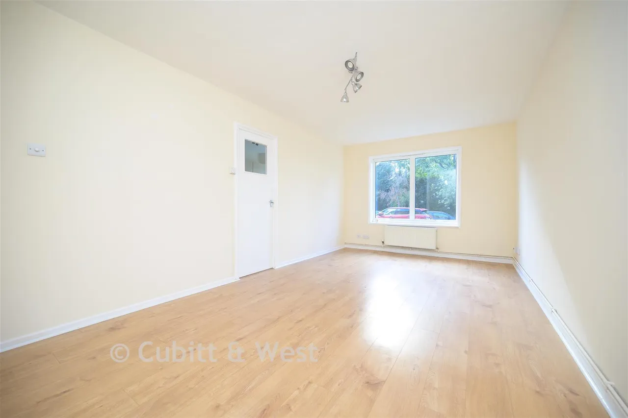 Somers Close, Reigate, RH2, photo 13