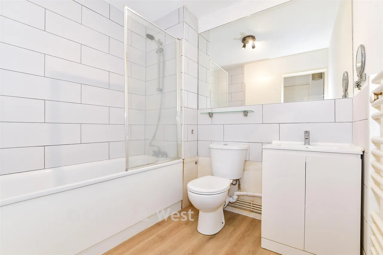 Somers Close, Reigate, RH2, photo 7