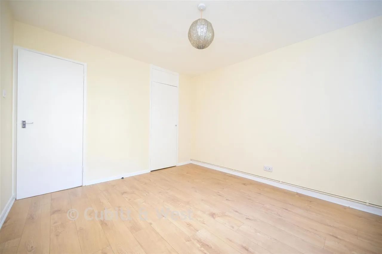 Somers Close, Reigate, RH2, photo 5