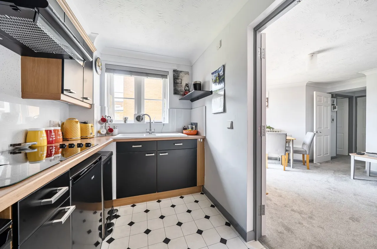 Stockbridge Road, Chichester, PO19, photo 3