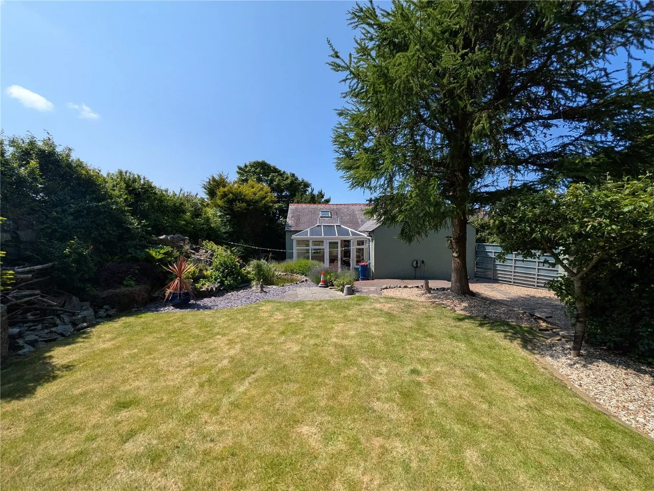 Gwalchmai, Holyhead, LL65, photo 16