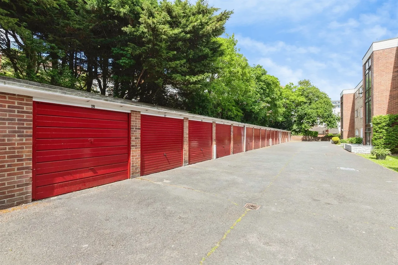 Sea Road, Boscombe, Bournemouth, photo 11