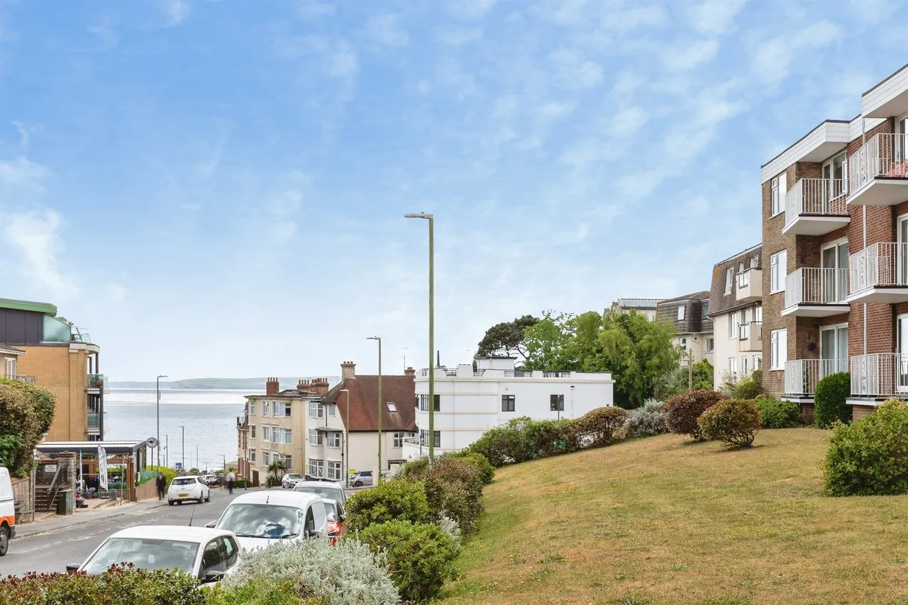 Sea Road, Boscombe, Bournemouth, photo 12